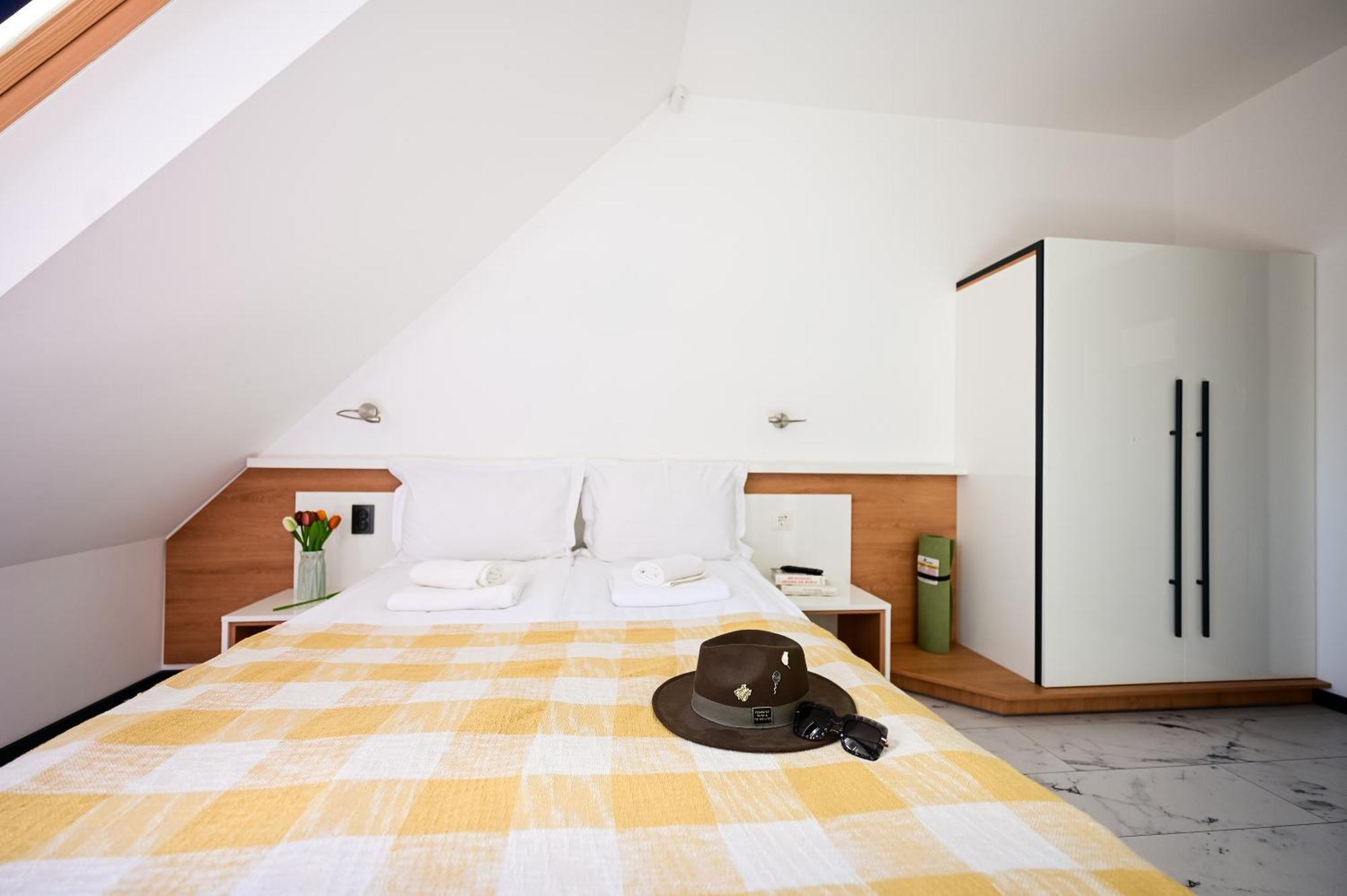 Rubo Hotel Шумен Экстерьер фото