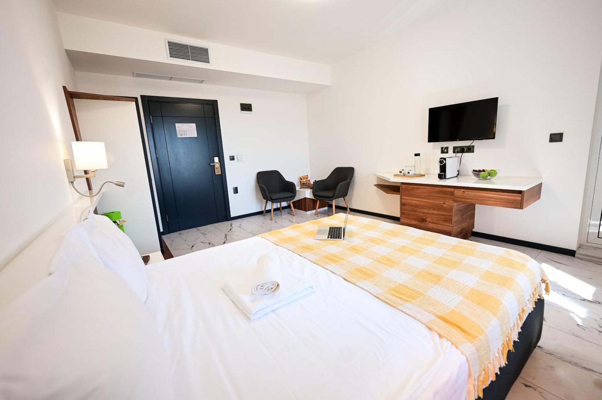 Rubo Hotel Шумен Экстерьер фото