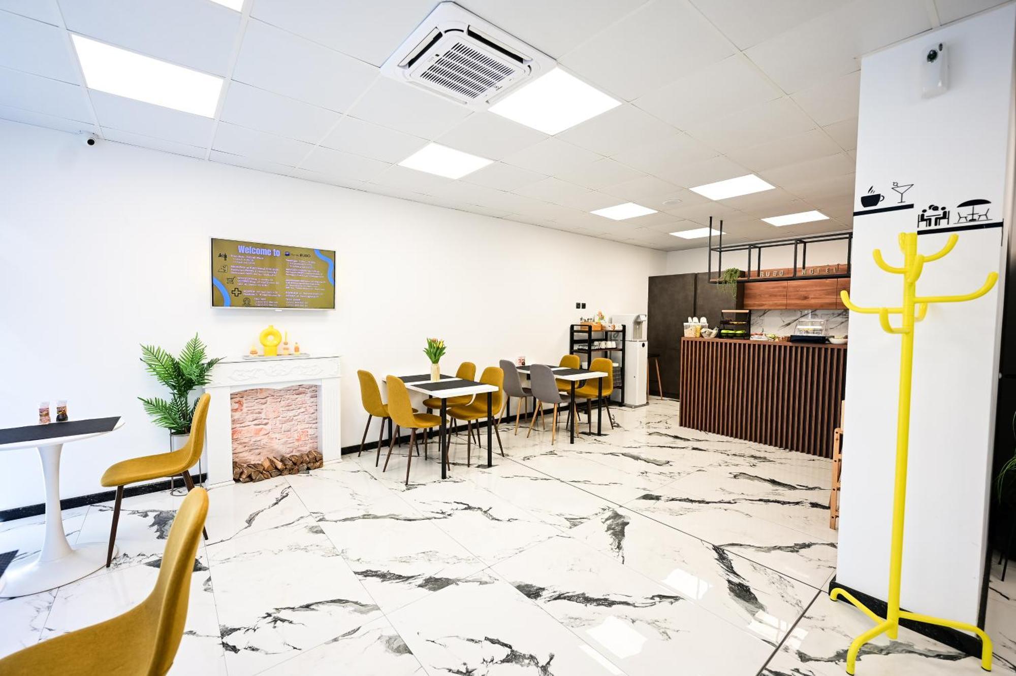 Rubo Hotel Шумен Экстерьер фото